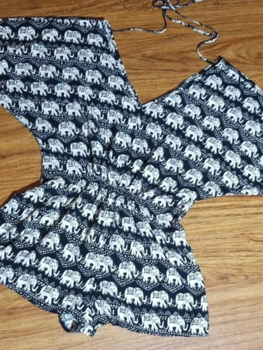 FOREVER 21 | Elephant Print V-Neck Breezy Romper Boho Festival Vacation | S‎
